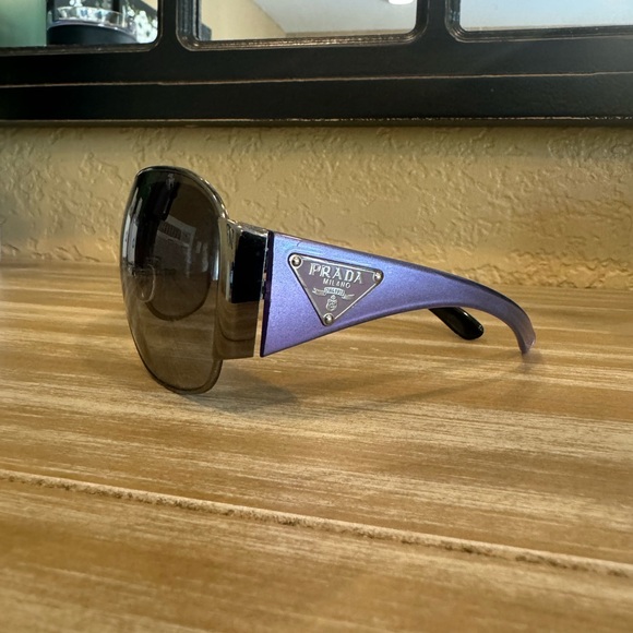 Prada sunglasses Woman’s Triangle Logo Aviator - Picture 4 of 7